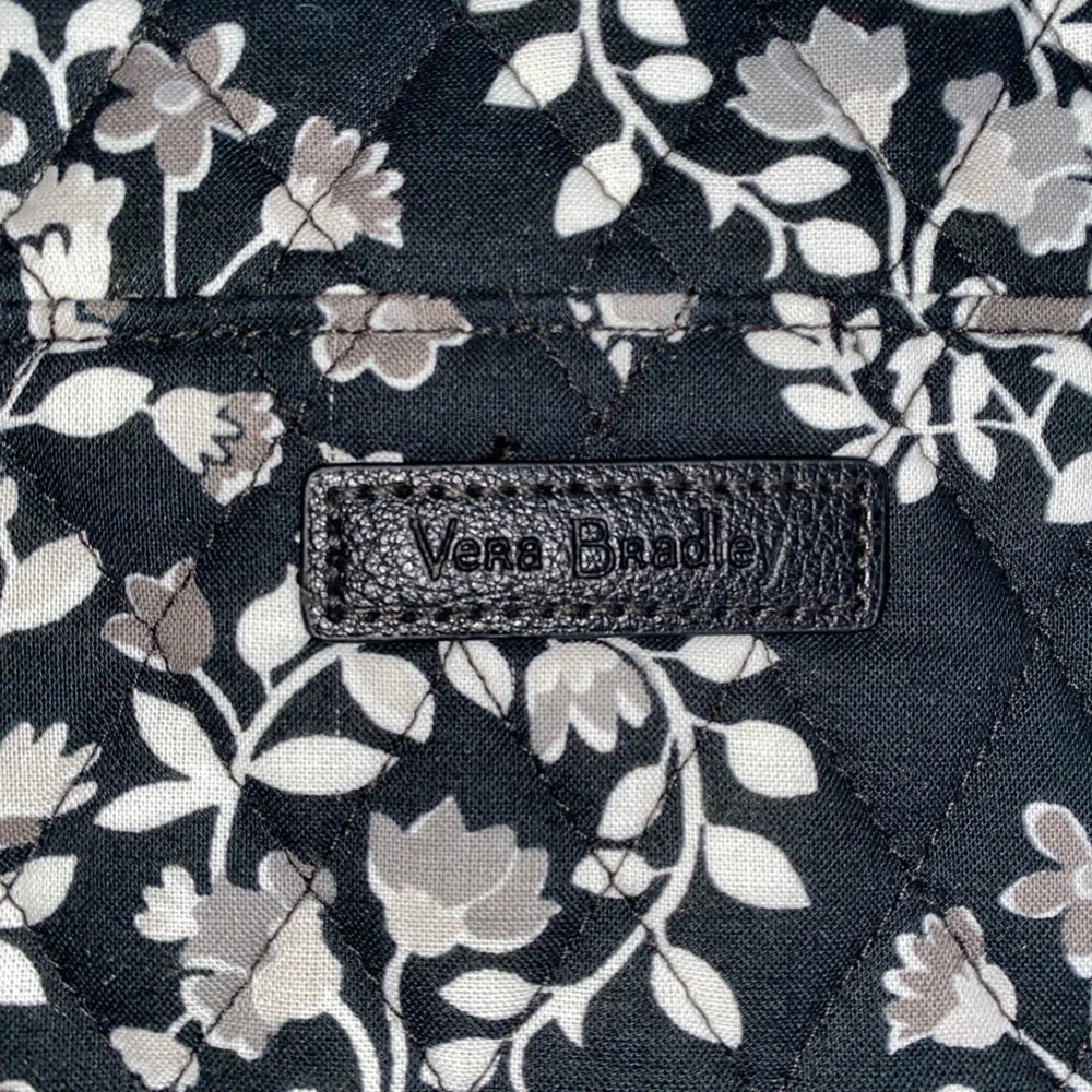 Vera Bradley Travel Hanging‎ Toiletry Organizer Chandelier Noir Black/Gray/White